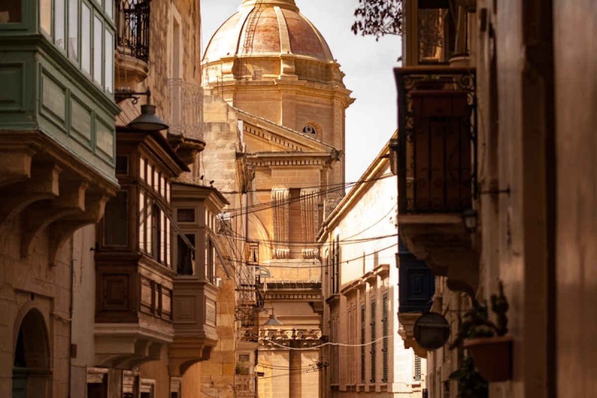 brown concrete building